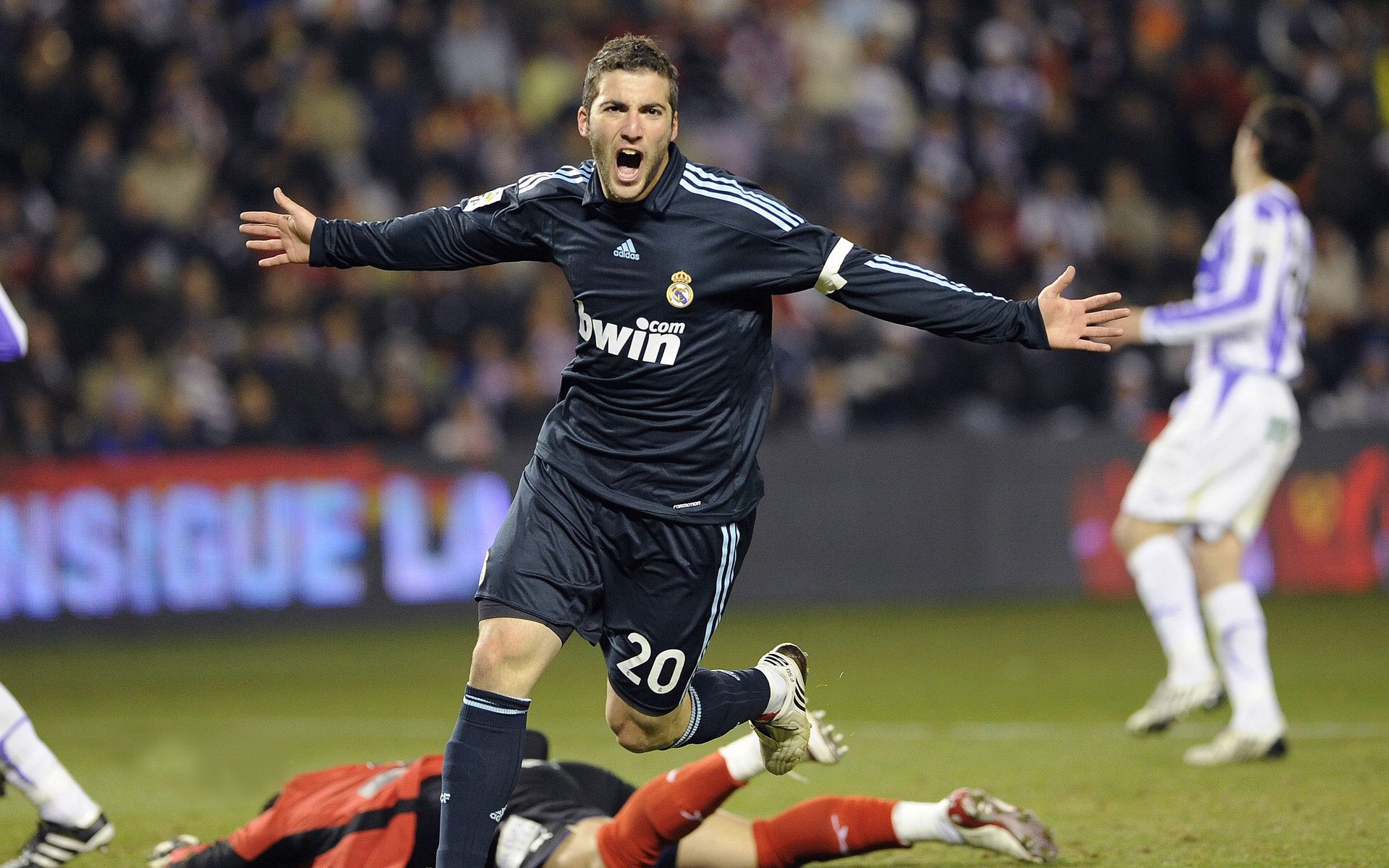 欧冠半决赛焦点战，当伊拉克击败中国，足球如何成为第三语言？