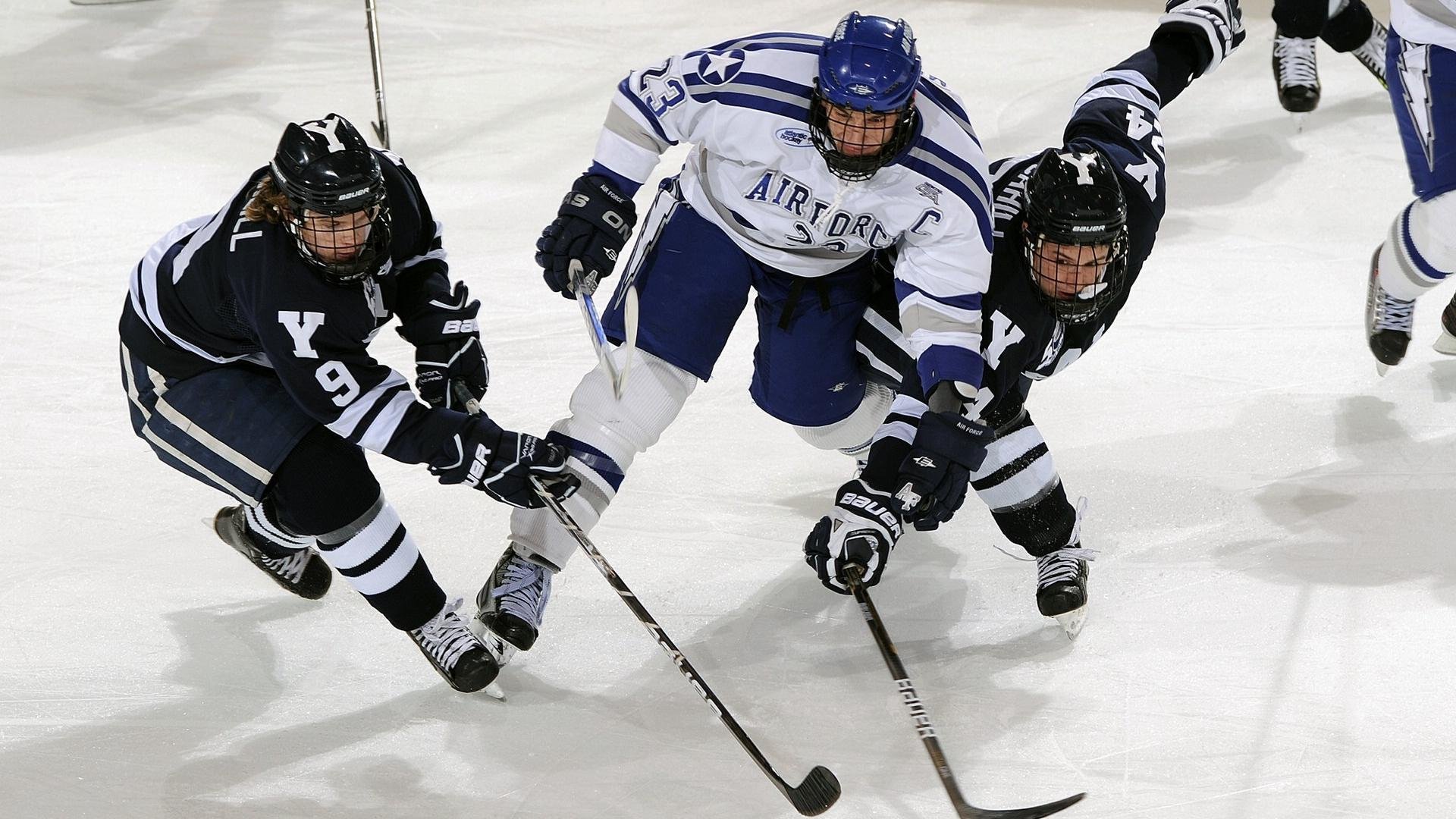 新赛季F1揭幕战，赛道轰鸣与绿茵传奇的平行叙事