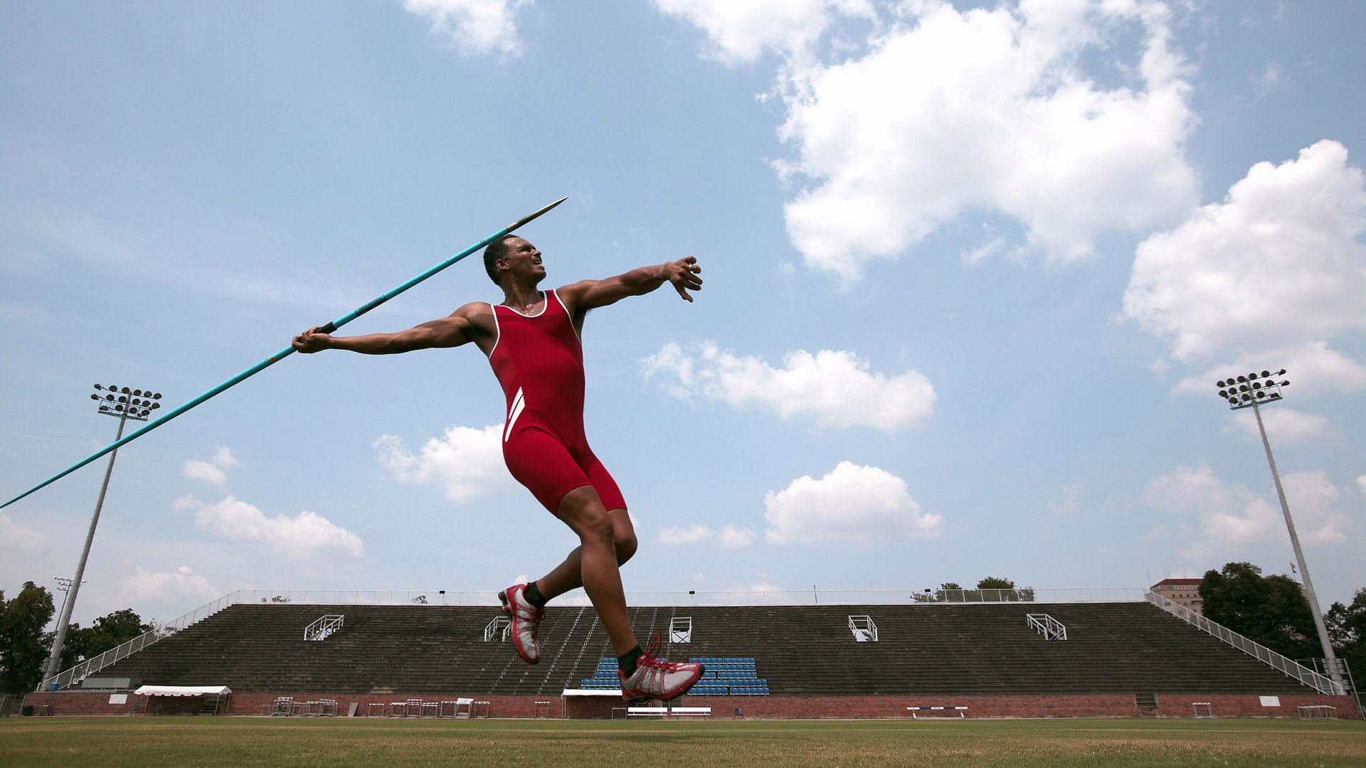 F1年度争冠之夜,哈兰德舞台越大越强