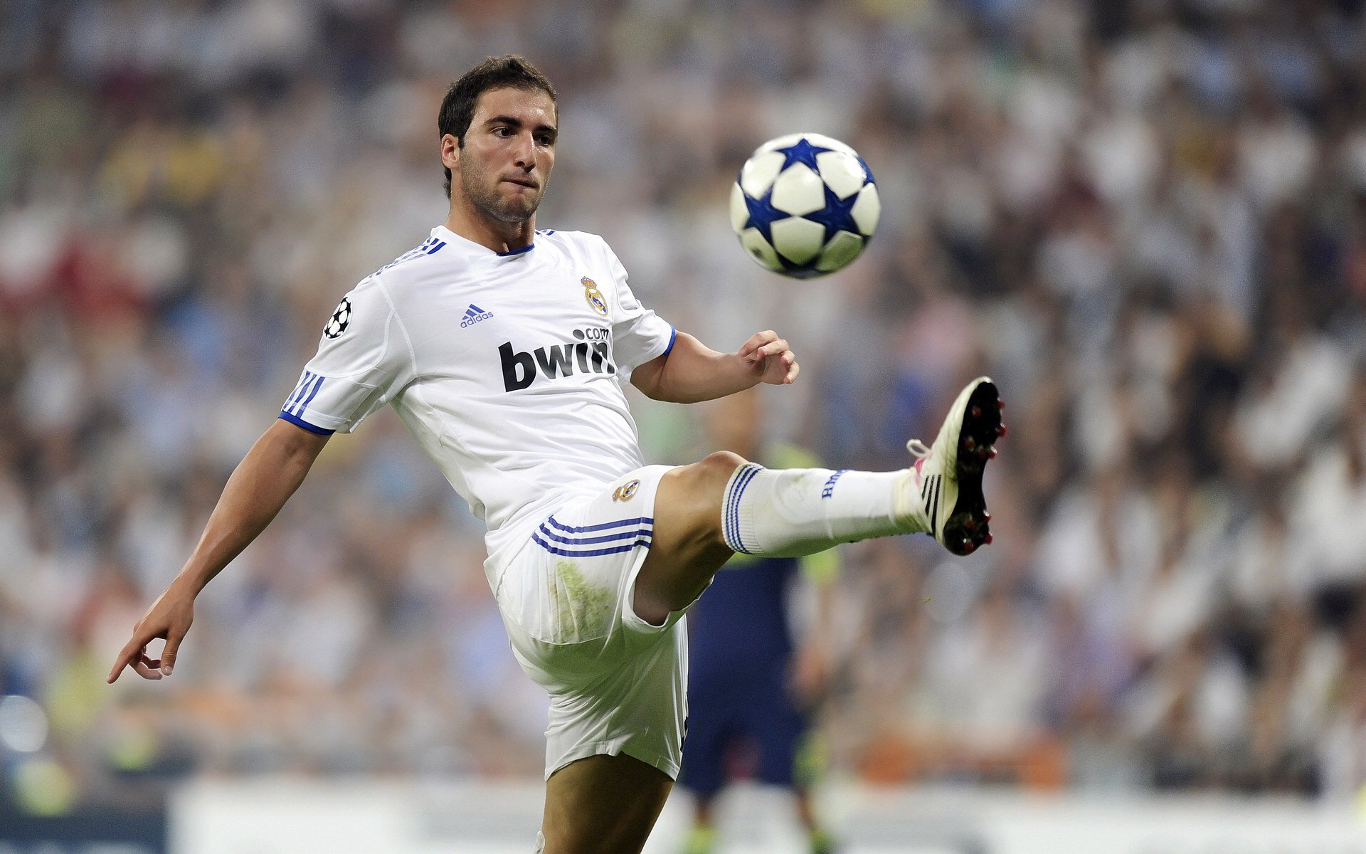 湖人击溃火箭，利拉德成为关键先生，一场决定性的西部对决